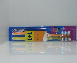 Зубна щітка Oral-B Класік 1-2-3 40 сер.